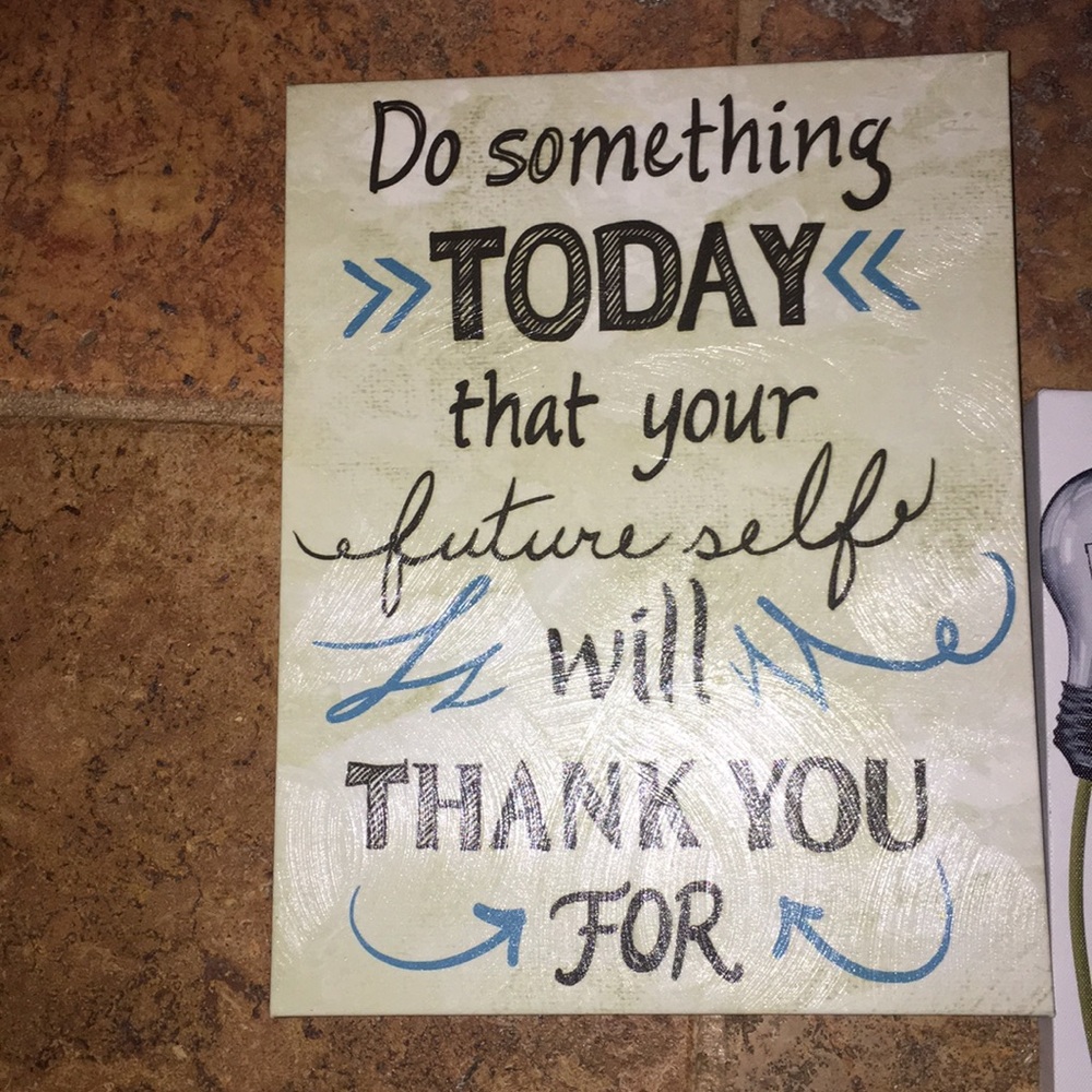 Room decor - Picture 2 of 7